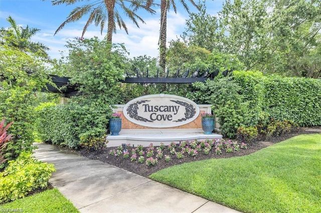 14915 Volterra CT, Naples, FL 34120