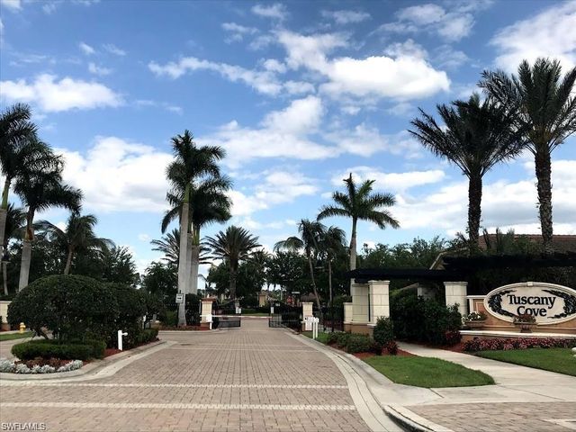 14915 Volterra CT, Naples, FL 34120