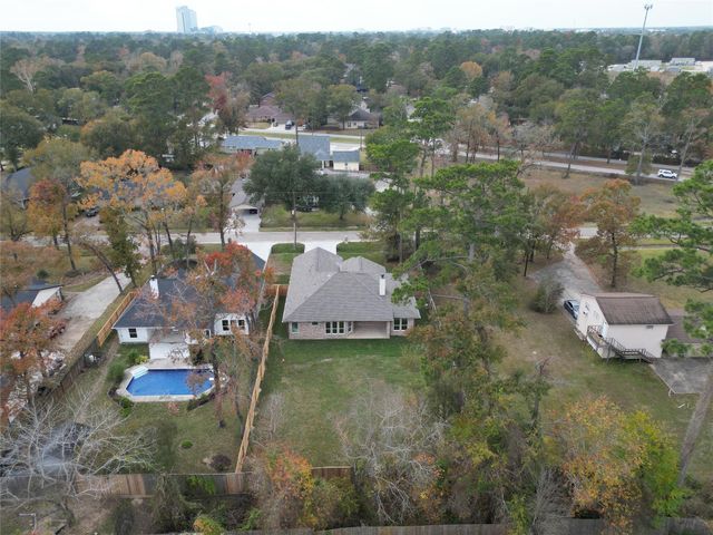 10308 Lakewood Drive, Conroe, TX 77385