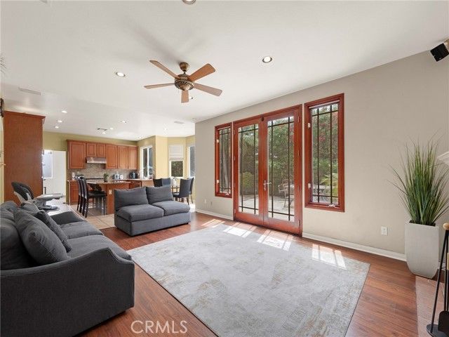 5129 S Chariton Avenue, Ladera Heights, CA 90056