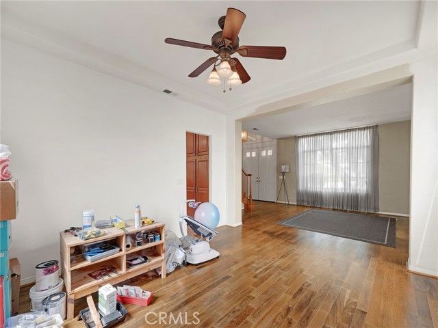 5129 S Chariton Avenue, Ladera Heights, CA 90056