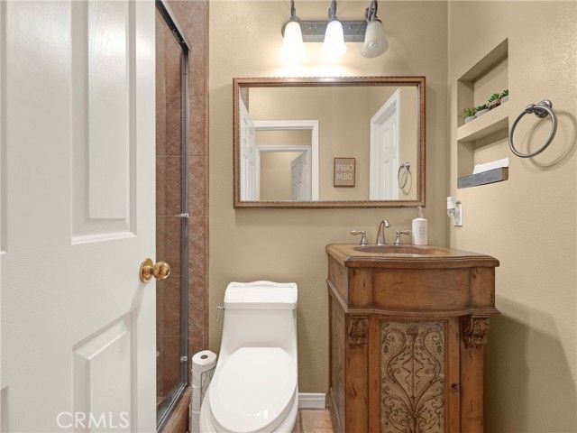 5129 S Chariton Avenue, Ladera Heights, CA 90056