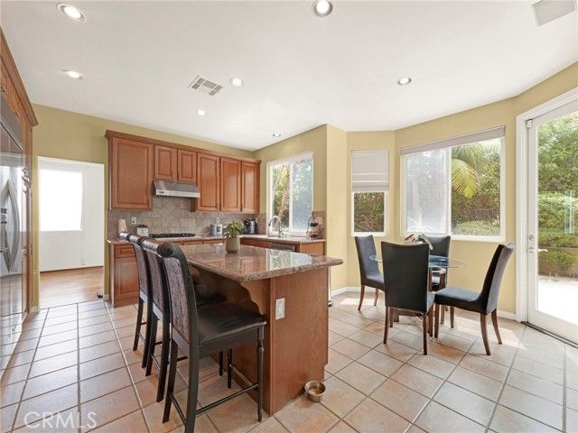 5129 S Chariton Avenue, Ladera Heights, CA 90056