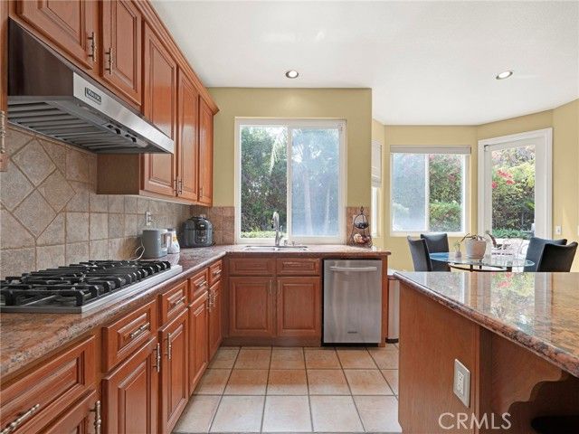 5129 S Chariton Avenue, Ladera Heights, CA 90056