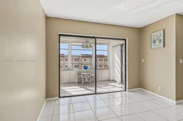 2301 NW 41st Ave 403, Lauderhill, FL 33313