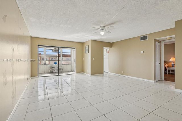 2301 NW 41st Ave 403, Lauderhill, FL 33313