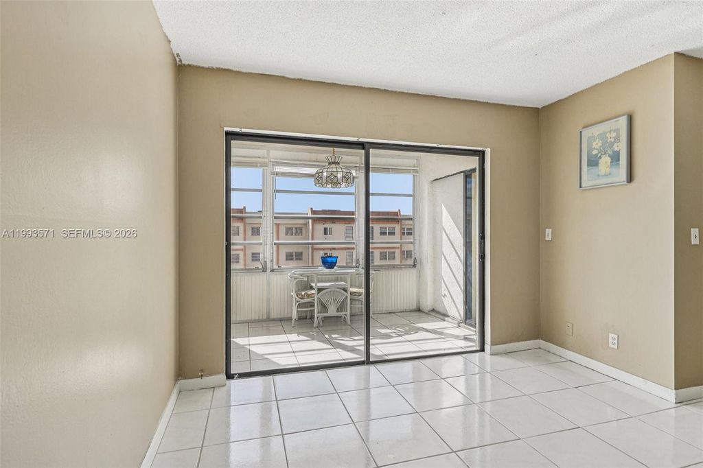 Image 12 of property listing at 2301 NW 41st Ave 403, Lauderhill, FL 33313