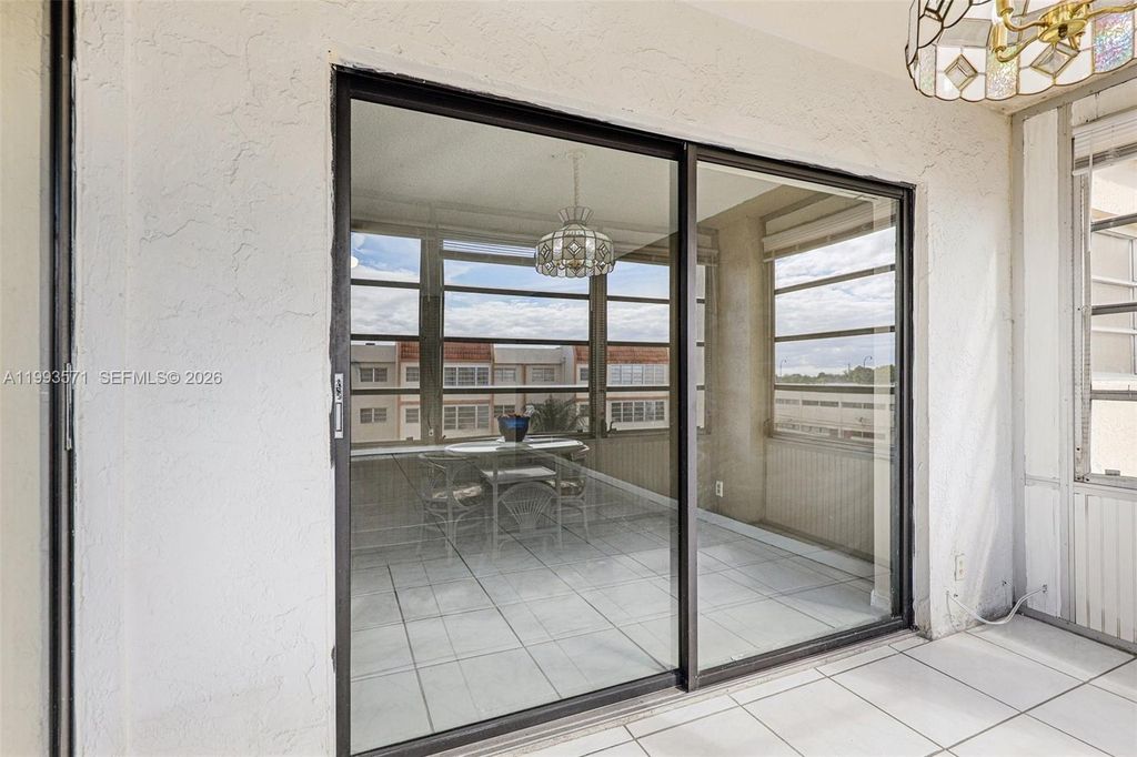 Image 15 of property listing at 2301 NW 41st Ave 403, Lauderhill, FL 33313