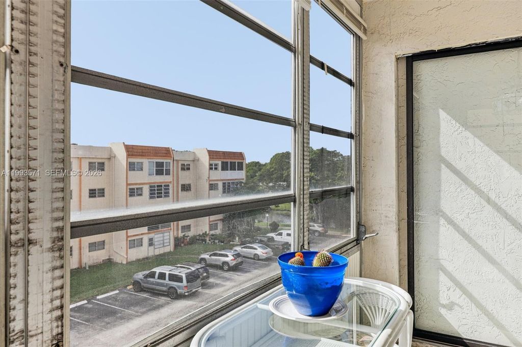 Image 16 of property listing at 2301 NW 41st Ave 403, Lauderhill, FL 33313