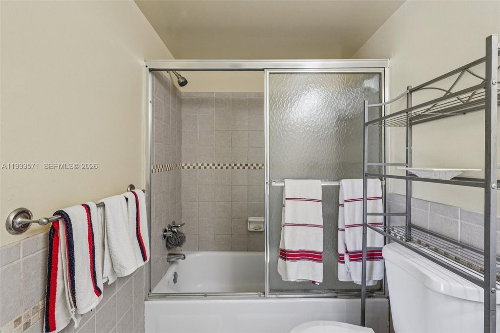 Image 22 of property listing at 2301 NW 41st Ave 403, Lauderhill, FL 33313