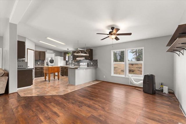 22915 S Cross Rd, Cheney, WA 99004
