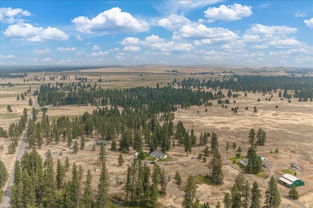 22915 S Cross Rd, Cheney, WA 99004