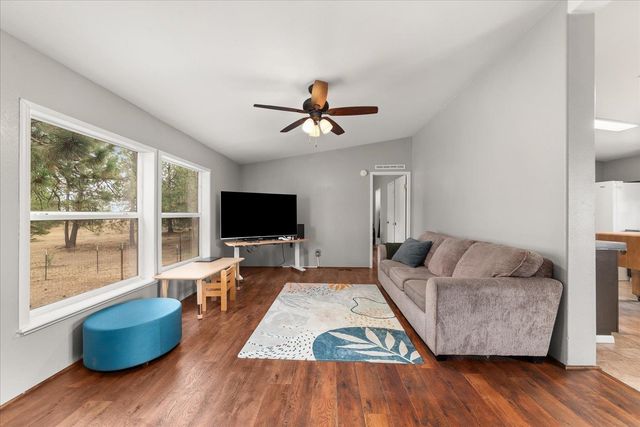 22915 S Cross Rd, Cheney, WA 99004