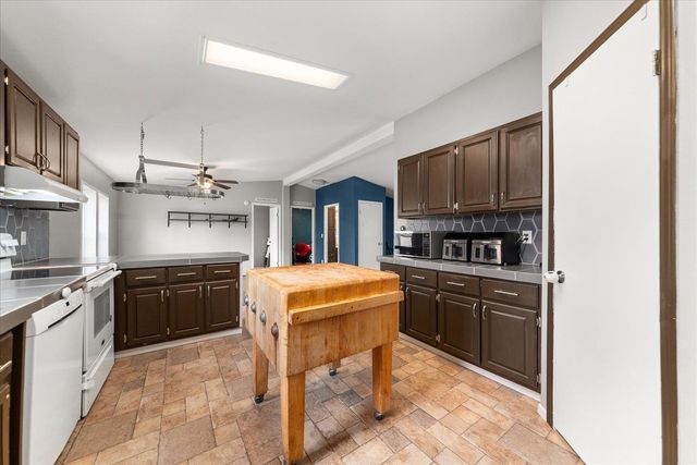 22915 S Cross Rd, Cheney, WA 99004