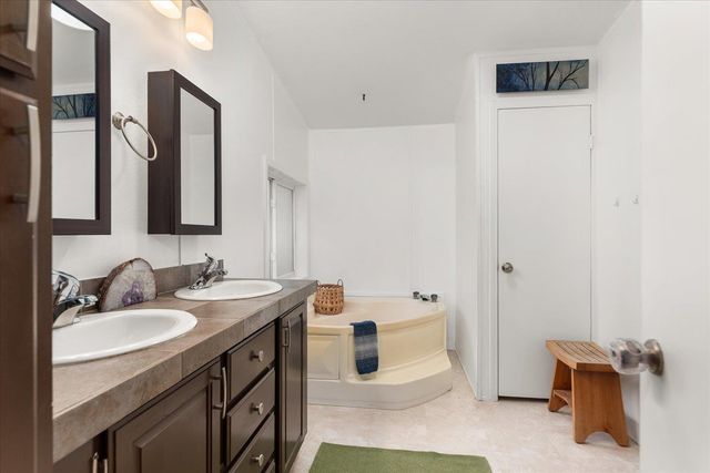 22915 S Cross Rd, Cheney, WA 99004