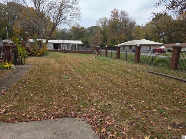 4444 Schneidman Road, Paducah, KY 42003