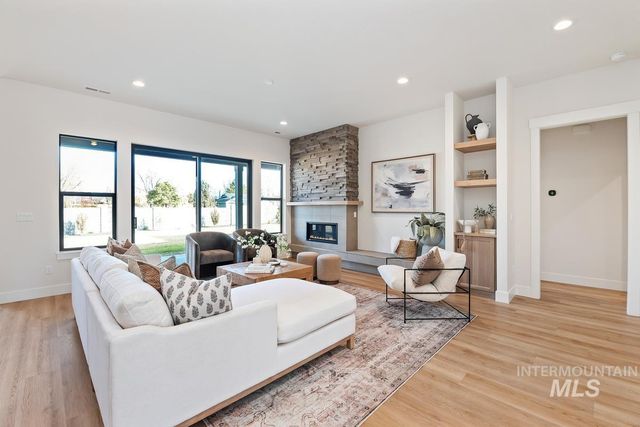 7168 E Chicken Hawk Loop, Nampa, ID 83686