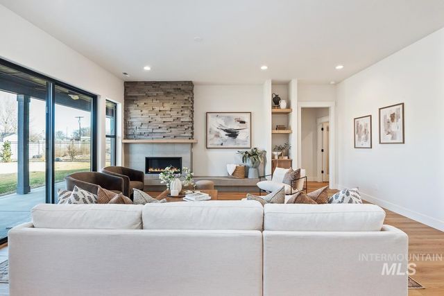 7168 E Chicken Hawk Loop, Nampa, ID 83686