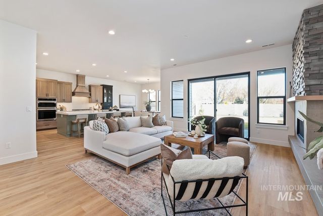 7168 E Chicken Hawk Loop, Nampa, ID 83686