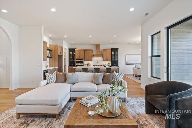 7168 E Chicken Hawk Loop, Nampa, ID 83686