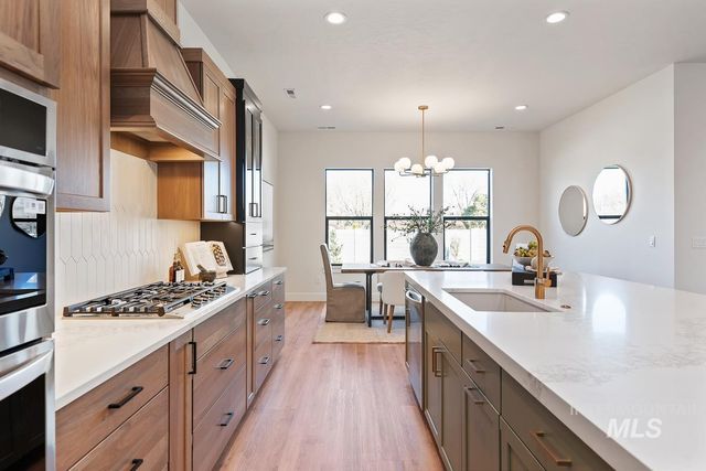 7168 E Chicken Hawk Loop, Nampa, ID 83686