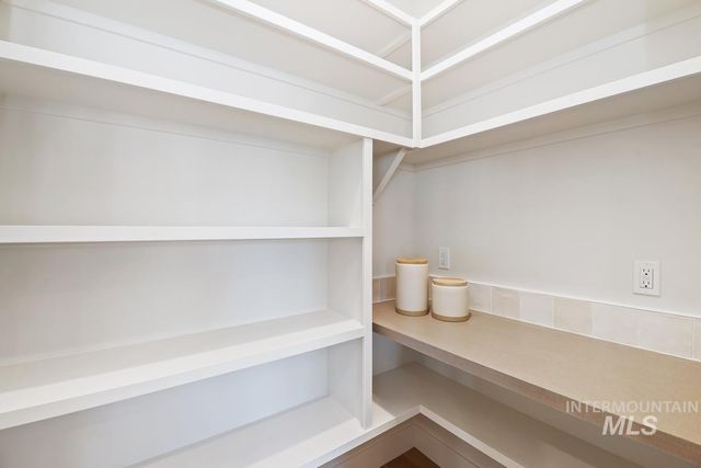 7168 E Chicken Hawk Loop, Nampa, ID 83686