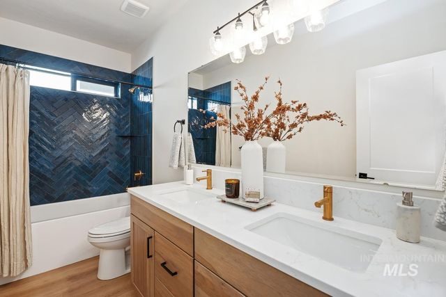 7168 E Chicken Hawk Loop, Nampa, ID 83686