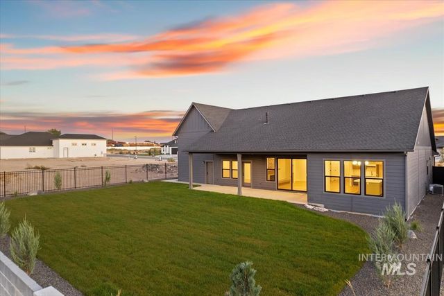 7168 E Chicken Hawk Loop, Nampa, ID 83686