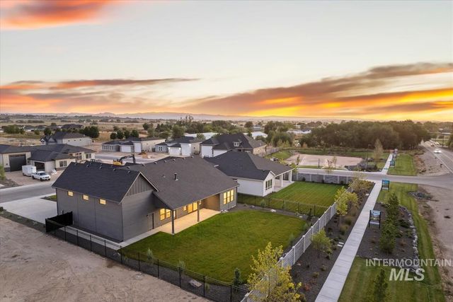 7168 E Chicken Hawk Loop, Nampa, ID 83686