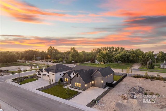 7168 E Chicken Hawk Loop, Nampa, ID 83686