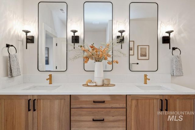 7168 E Chicken Hawk Loop, Nampa, ID 83686