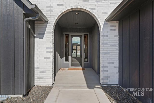 7168 E Chicken Hawk Loop, Nampa, ID 83686