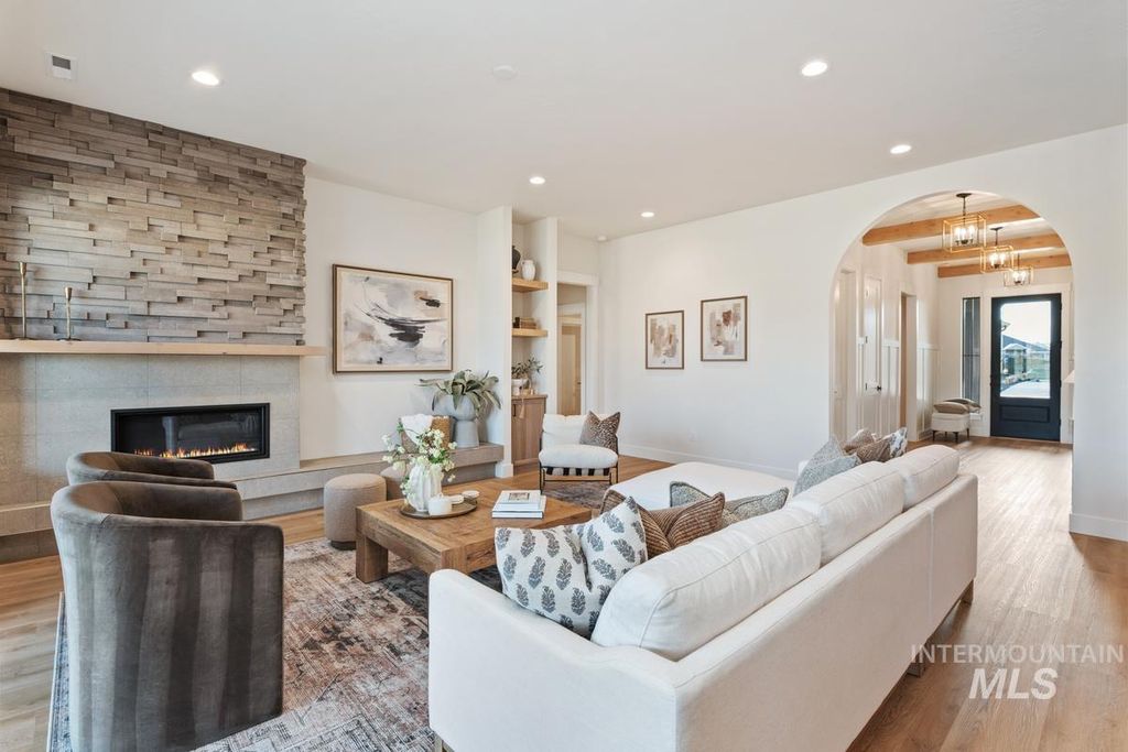 7168 E Chicken Hawk Loop, Nampa, ID 83686