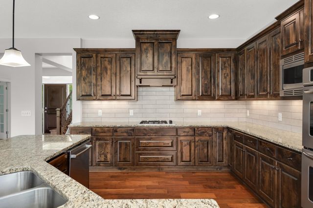 18072 72nd Avenue N, Maple Grove, MN 55311