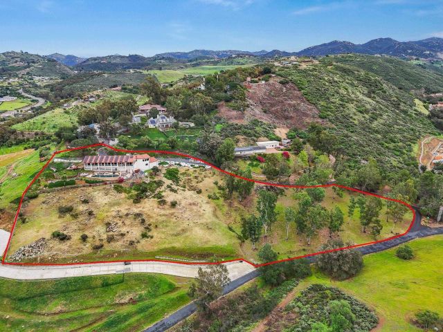 29509 Hoxie Ranch Rd, Vista, CA 92084