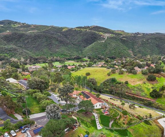 29509 Hoxie Ranch Rd, Vista, CA 92084