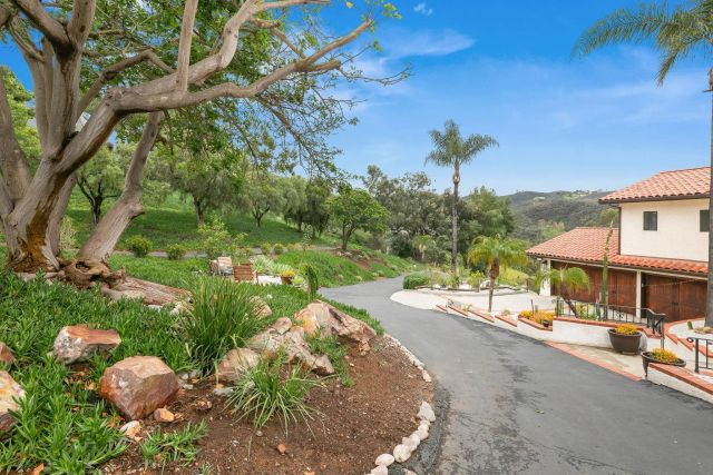 29509 Hoxie Ranch Rd, Vista, CA 92084