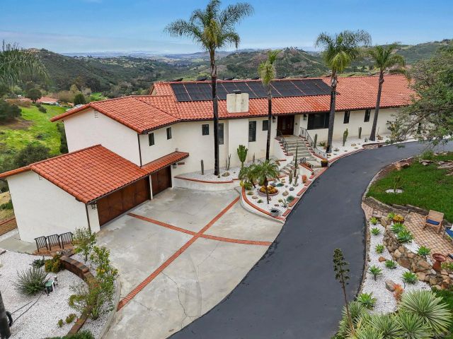 29509 Hoxie Ranch Rd, Vista, CA 92084