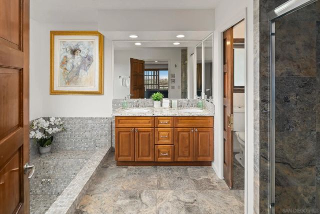 29509 Hoxie Ranch Rd, Vista, CA 92084
