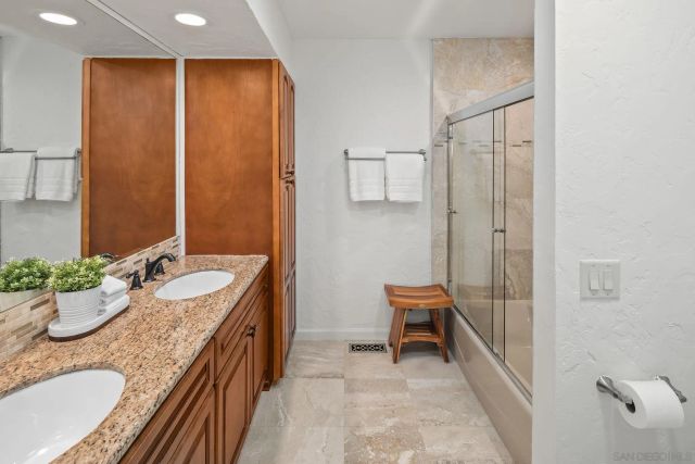 29509 Hoxie Ranch Rd, Vista, CA 92084