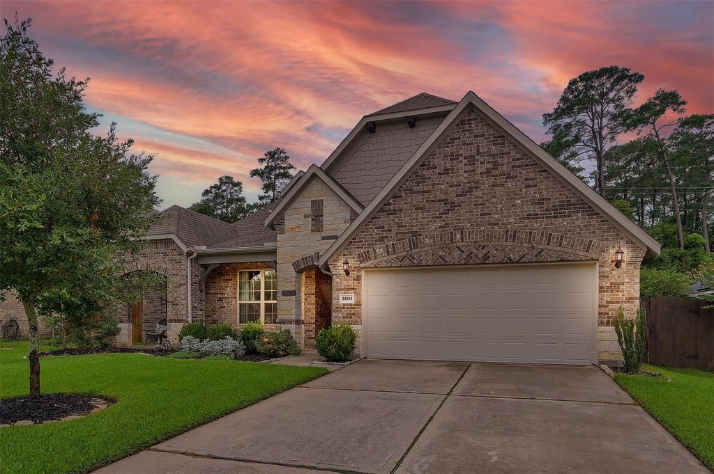 24203 Rocky Brook Falls, Tomball, TX 77375