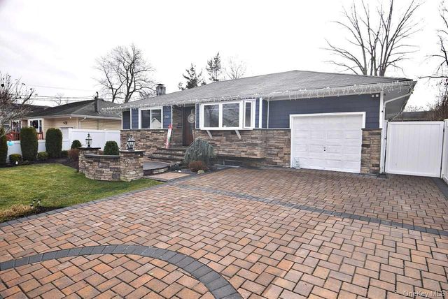 50 Croley Street, Huntington, NY 11743