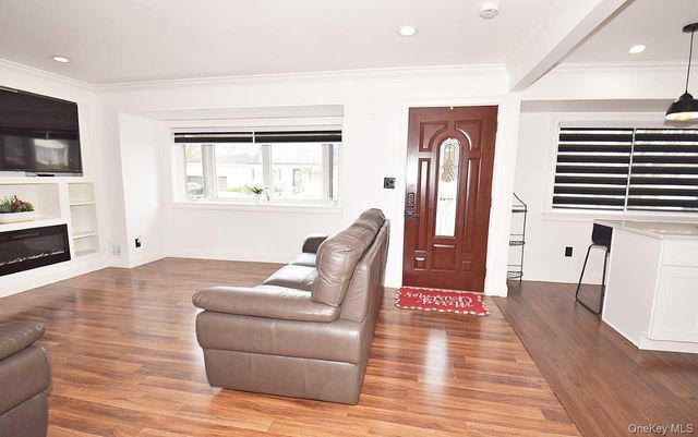 50 Croley Street, Huntington, NY 11743