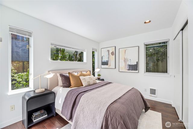 3661 Albion Place N #5, Seattle, WA 98103