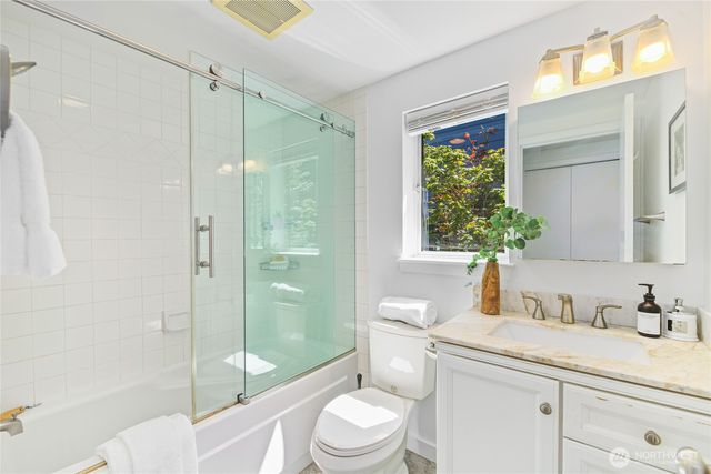 3661 Albion Place N #5, Seattle, WA 98103