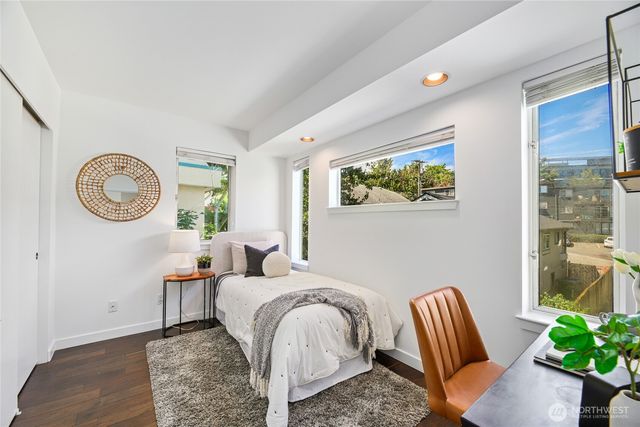 3661 Albion Place N #5, Seattle, WA 98103