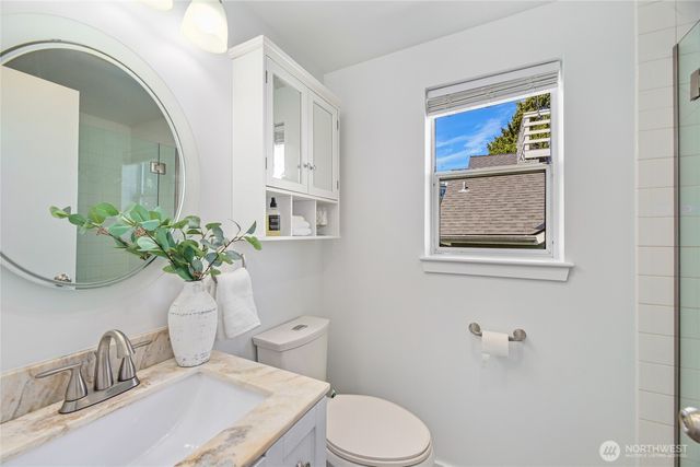 3661 Albion Place N #5, Seattle, WA 98103