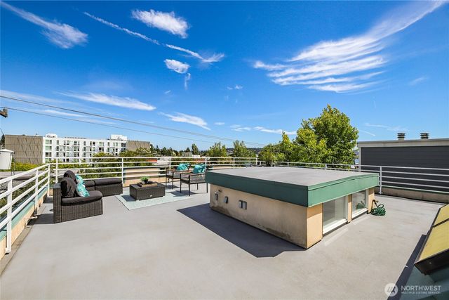 3661 Albion Place N #5, Seattle, WA 98103