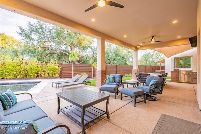 2920 N Old Fort Lowell Court, Tucson, AZ 85712