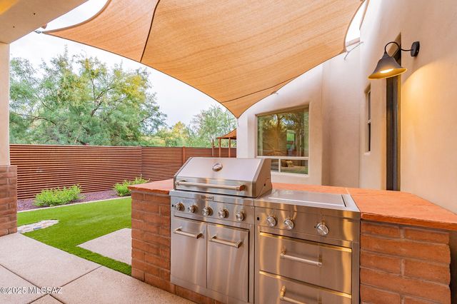 2920 N Old Fort Lowell Court, Tucson, AZ 85712